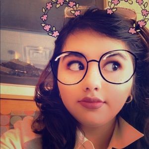 Meet your Posher, Vanessa